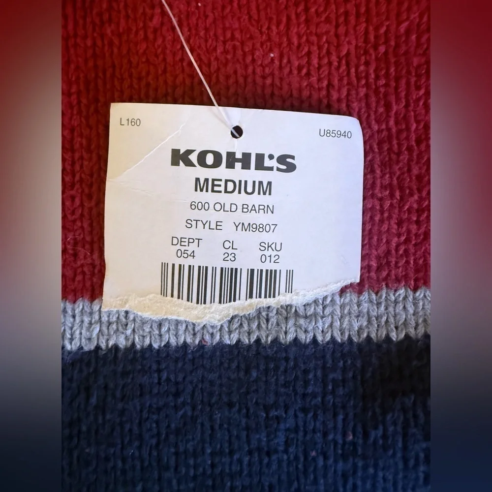 Sonoma This is a Sonoma men's raglan crewneck sweater. Size M 600 Old barn